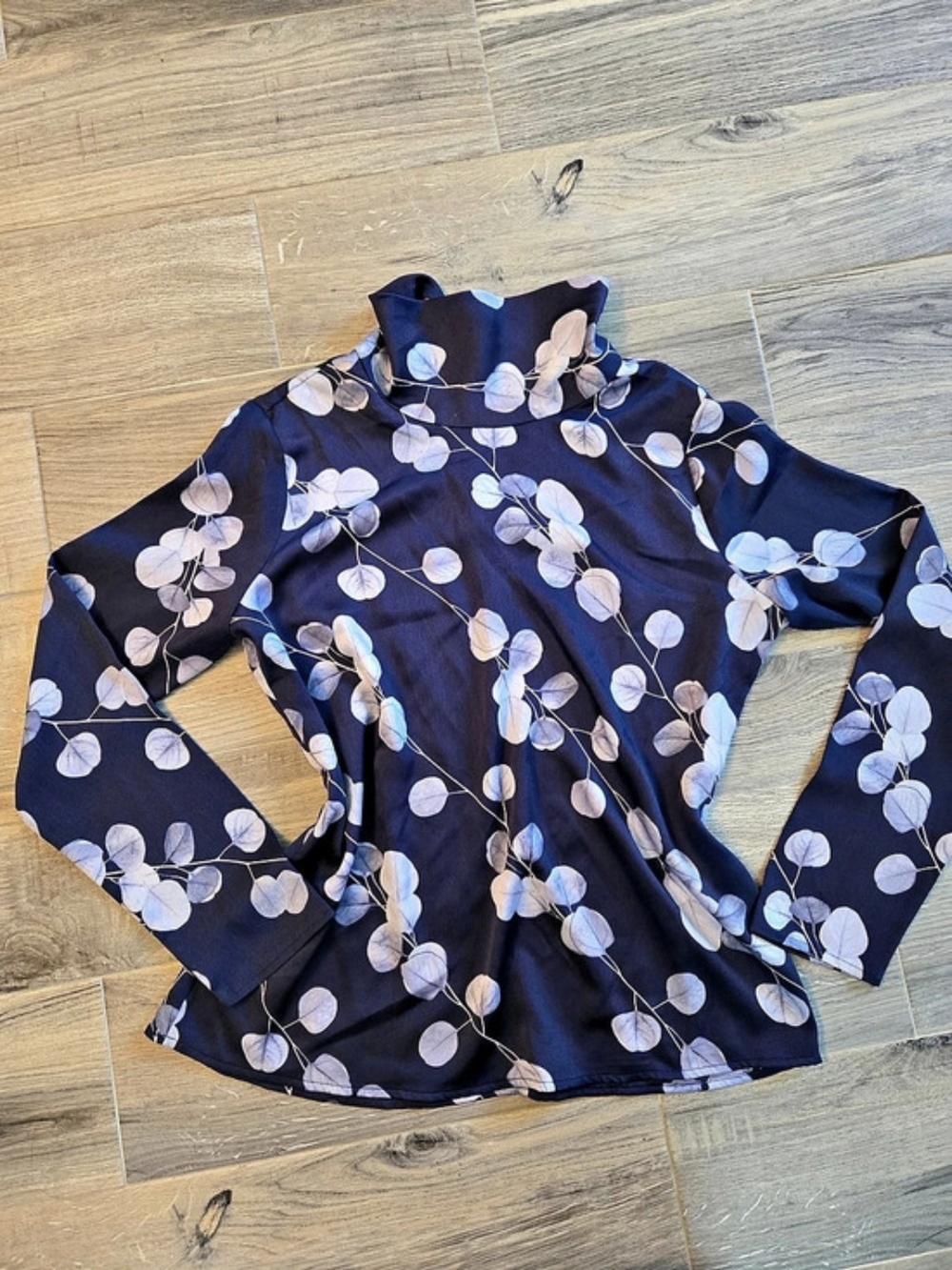 Banana Republic Floral Long Sleeve Blouse in Blue & White Size Small